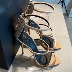 Giuseppe Zanotti Harmony Suede Nude 39.5